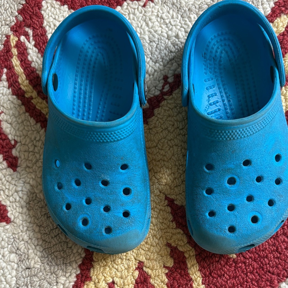 Kids crocs size 10/11
